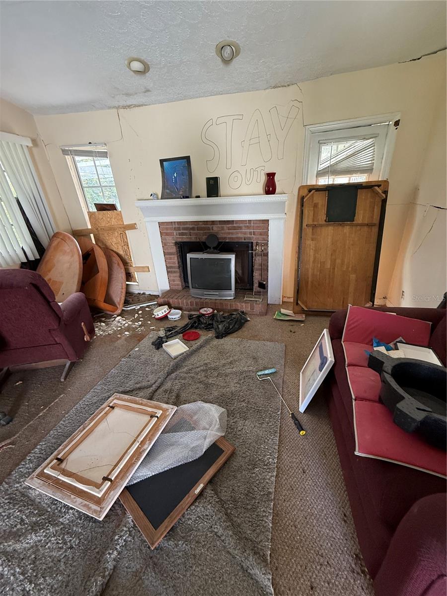 721 REDONDO DRIVE