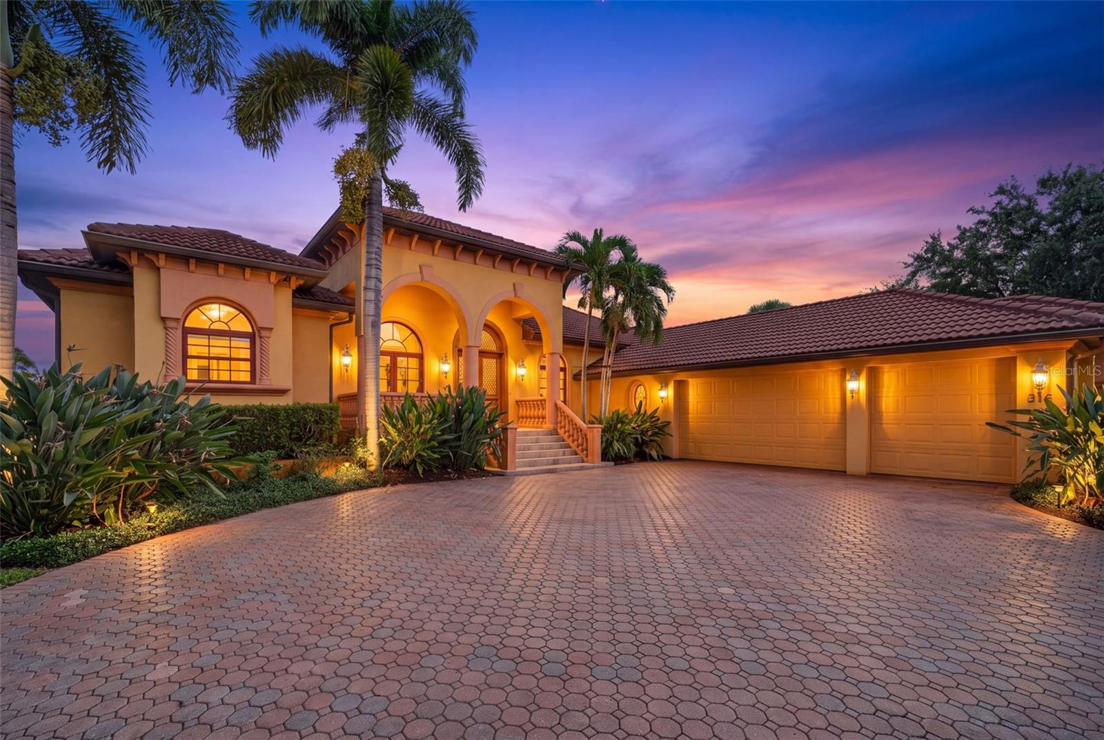 316 W BAY DRIVE