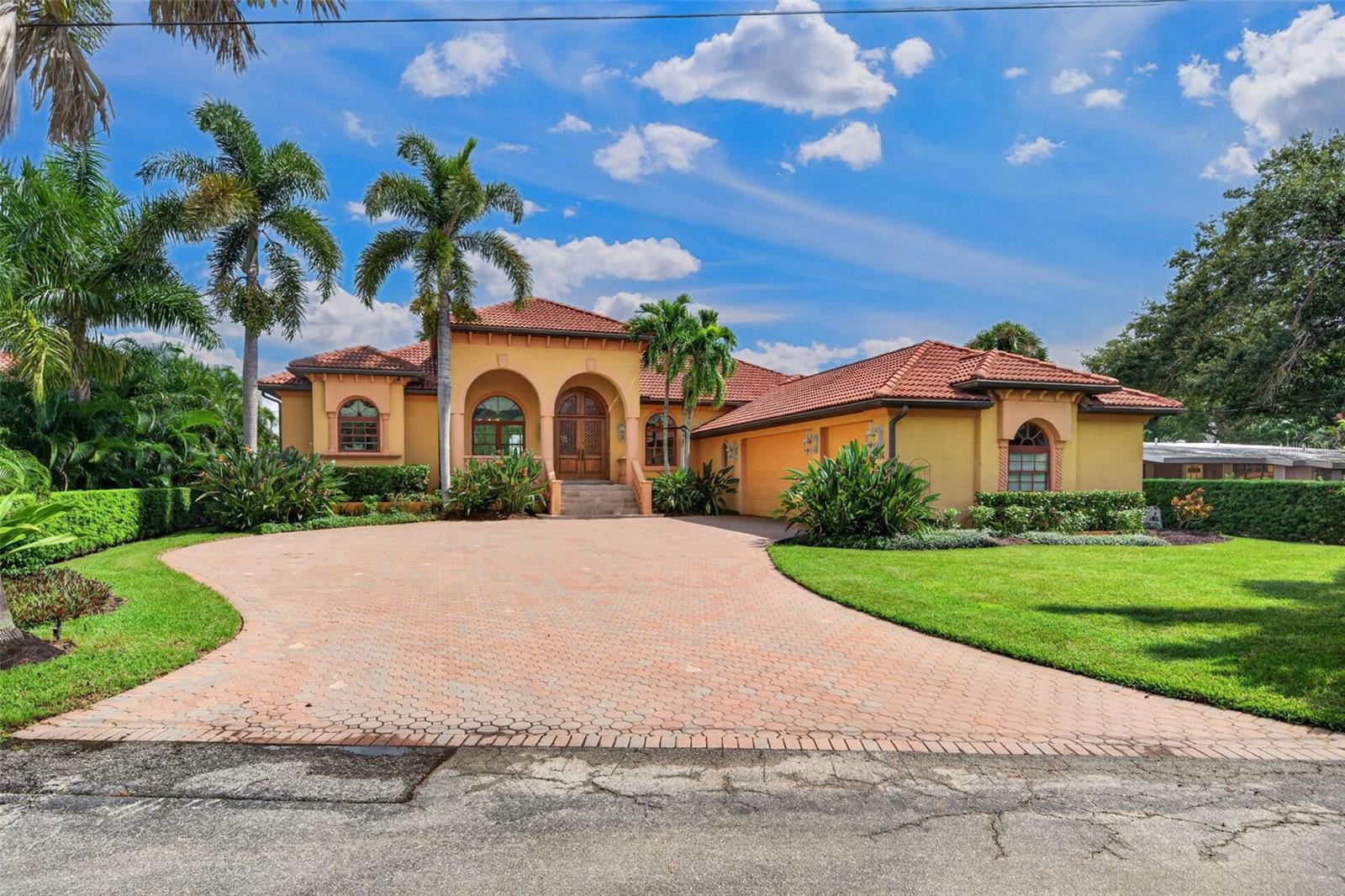 316 W BAY DRIVE
