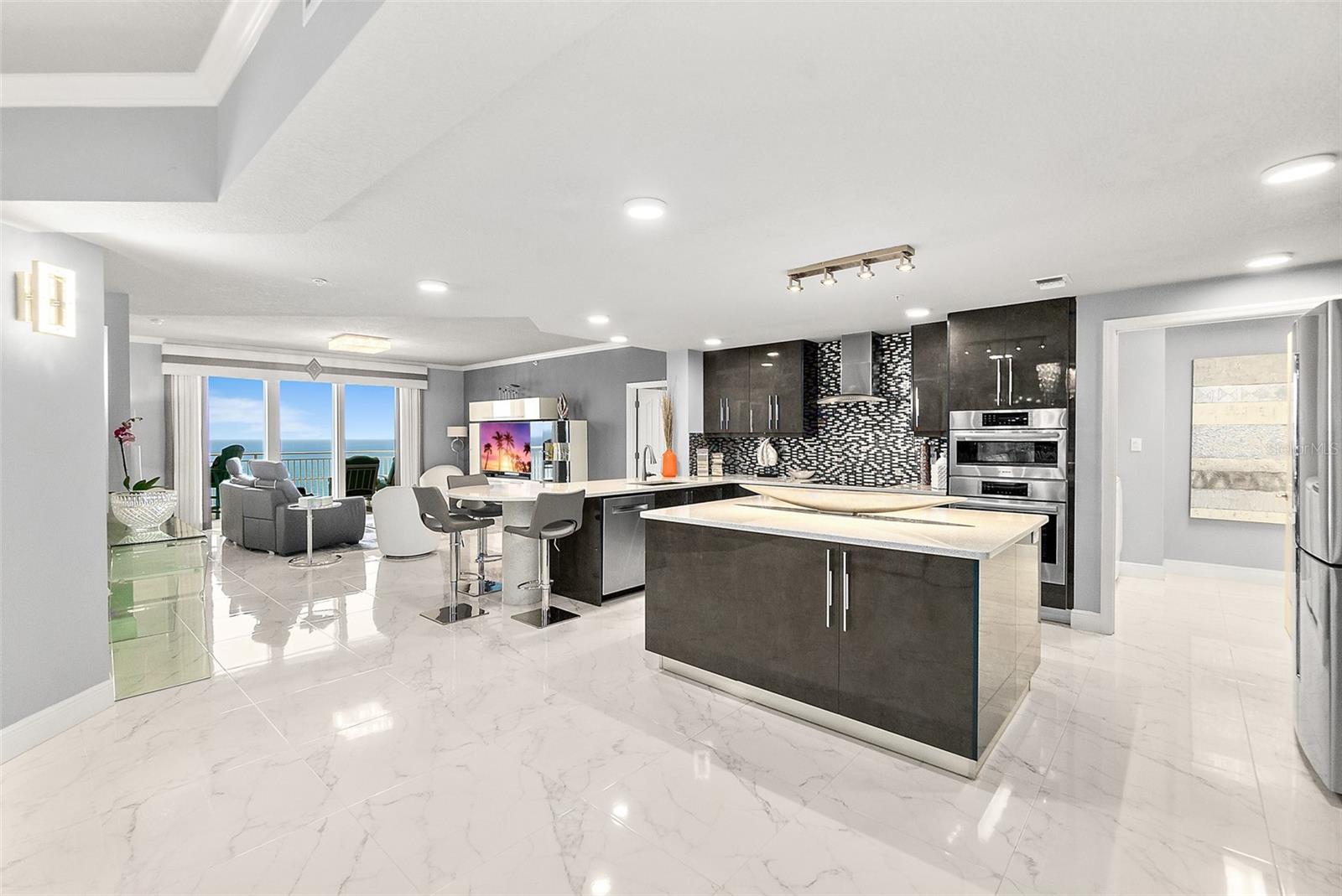 MEDITERRANEAN CONDO - Residential