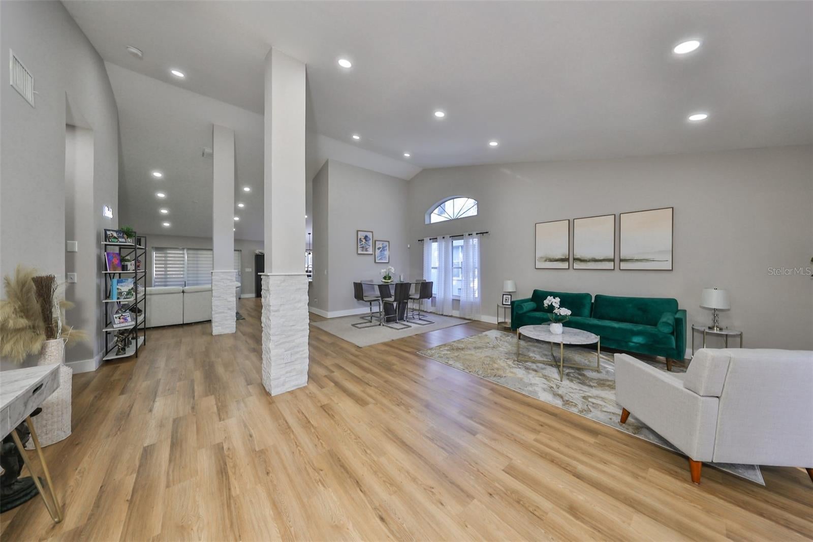 9309 HAMPSHIRE PARK DRIVE