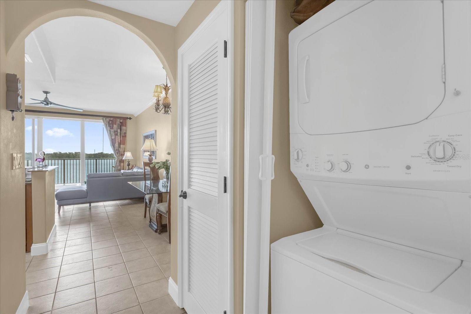 BLUE HERON BCH RESIDENCE TWR 02 CONDO - Residential