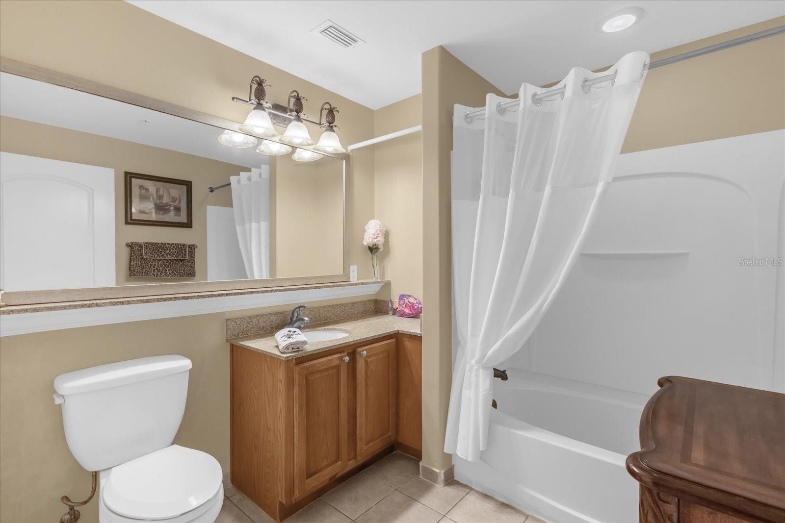 BLUE HERON BCH RESIDENCE TWR 02 CONDO - Residential