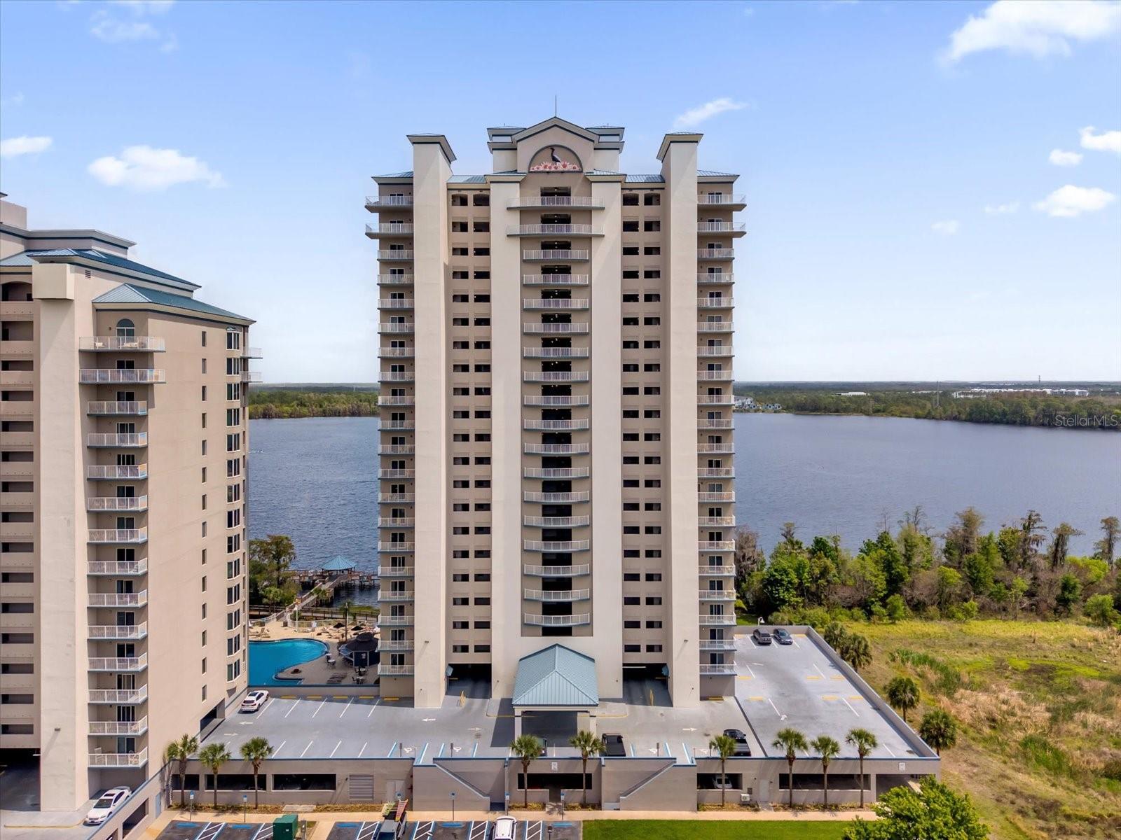 BLUE HERON BCH RESIDENCE TWR 02 CONDO - Residential