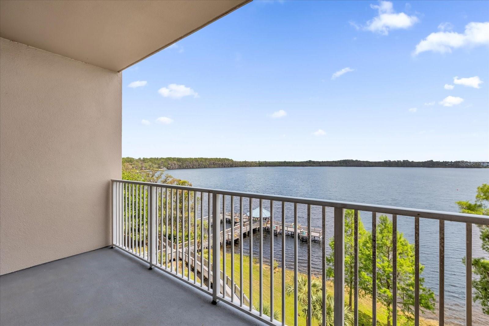 BLUE HERON BCH RESIDENCE TWR 02 CONDO - Residential