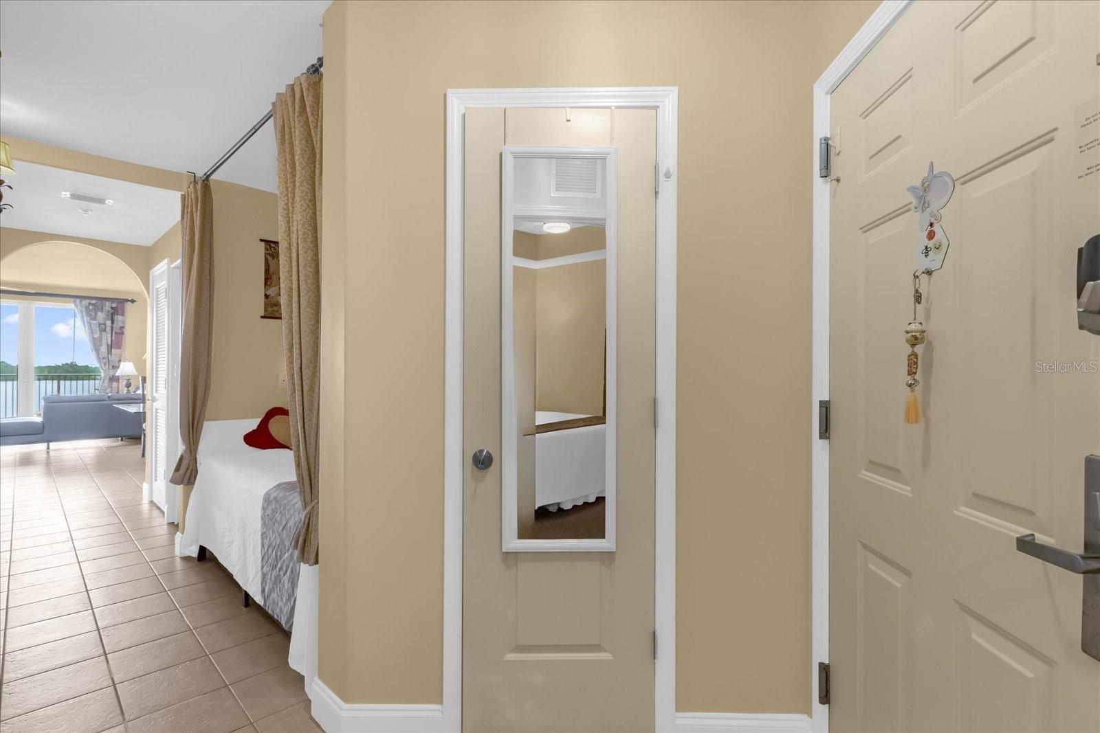 BLUE HERON BCH RESIDENCE TWR 02 CONDO - Residential