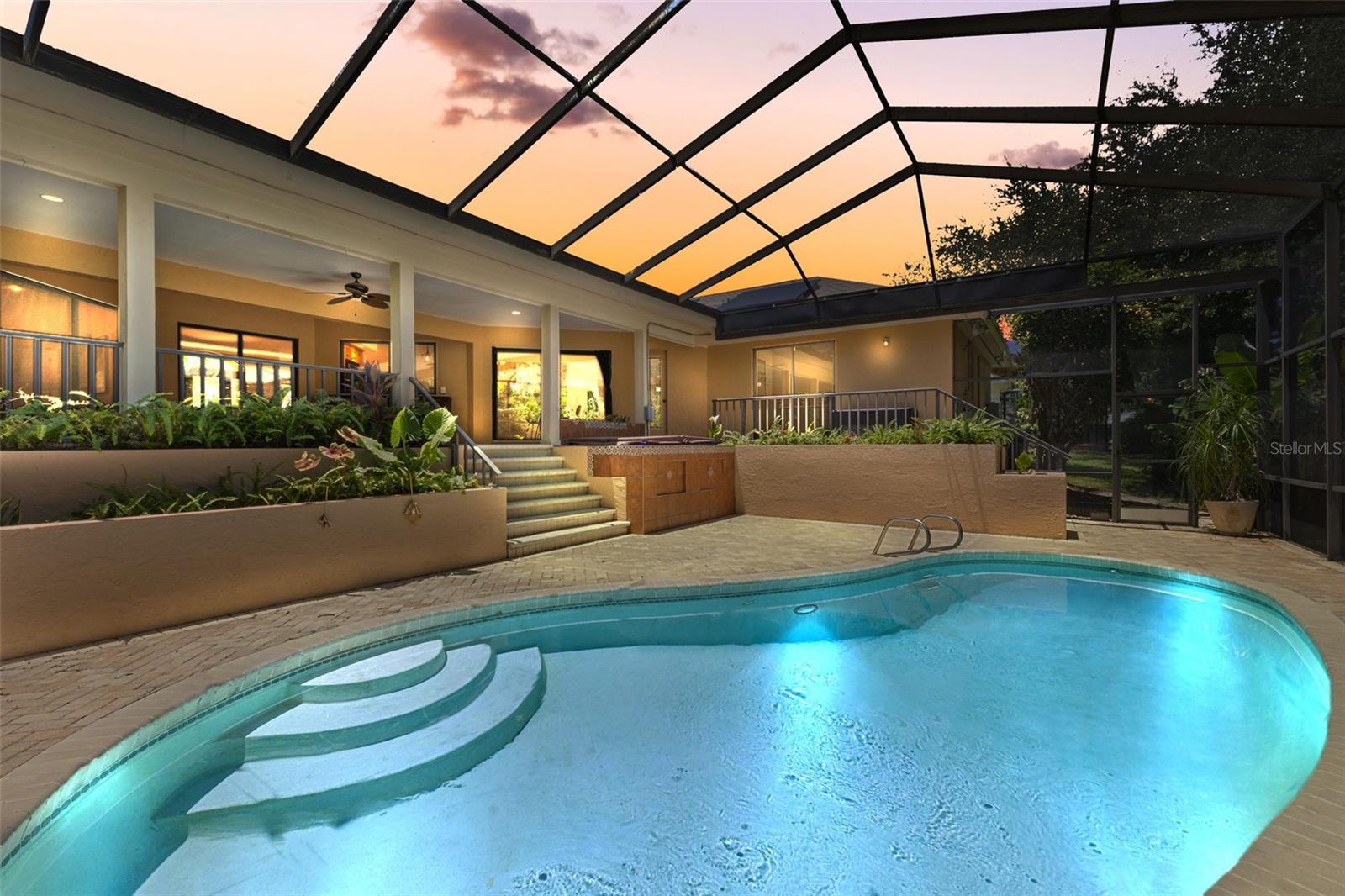 3275 COBBS DRIVE