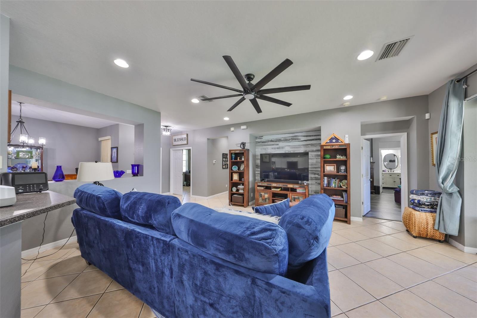 11806 HOLLY CREST LANE