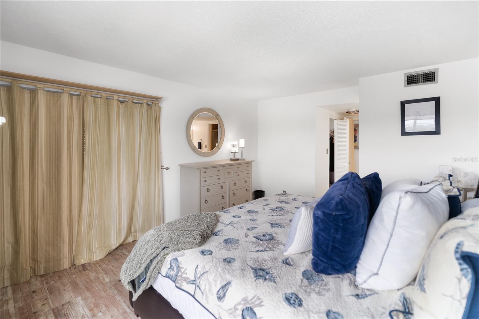 KEY TOWER SOUTH - Residential Lease