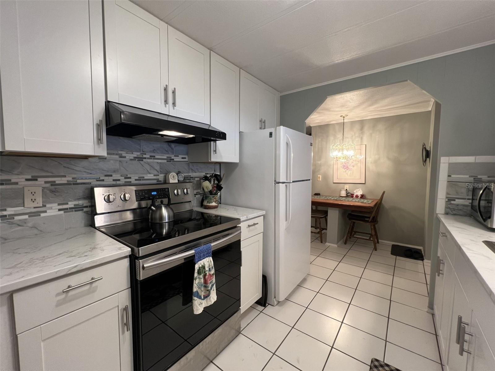 FLORAL LAKES - Residential