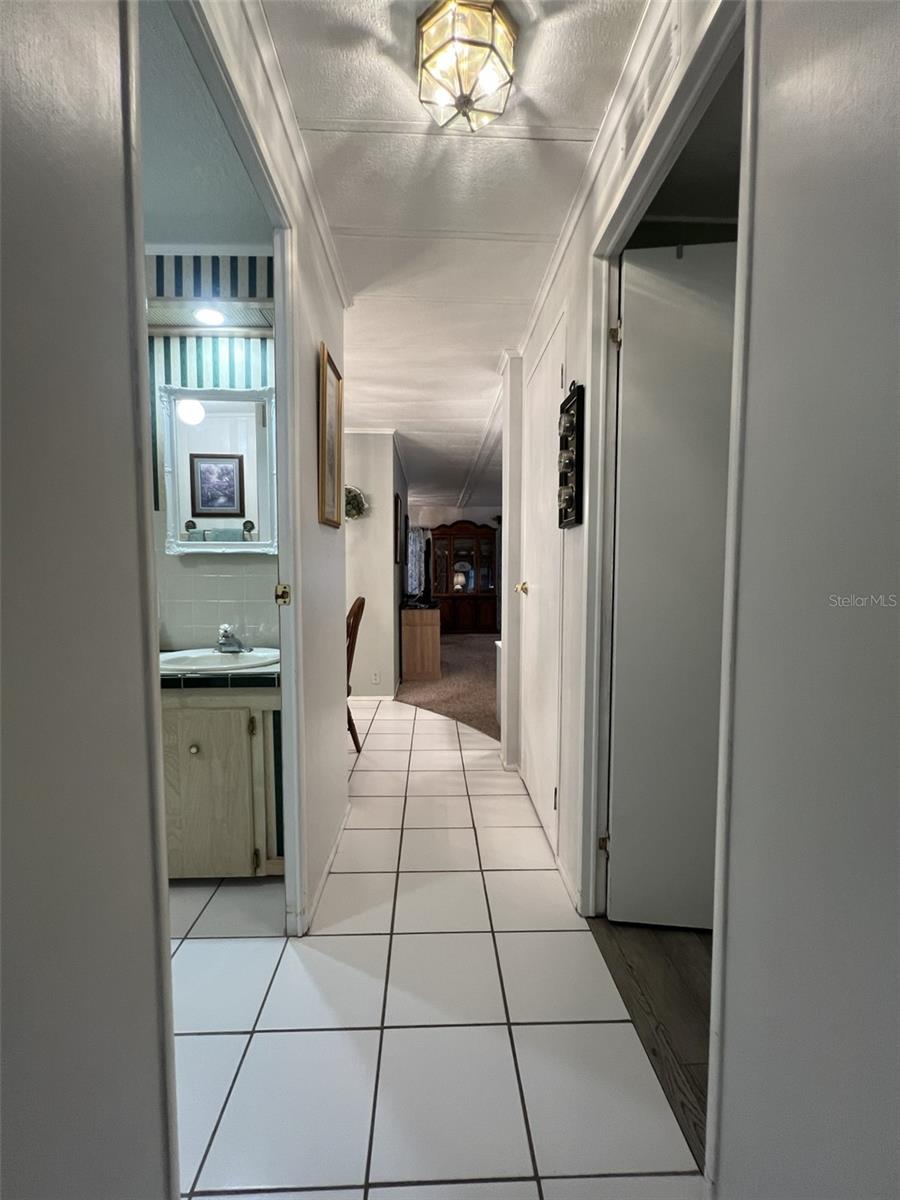 FLORAL LAKES - Residential