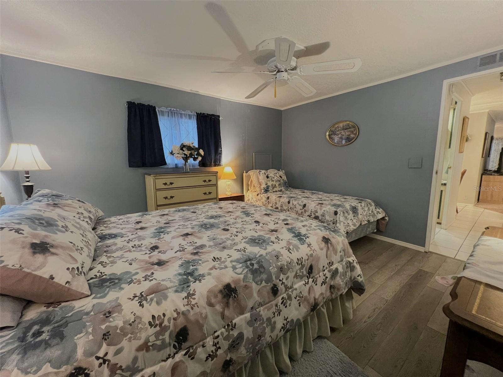 FLORAL LAKES - Residential