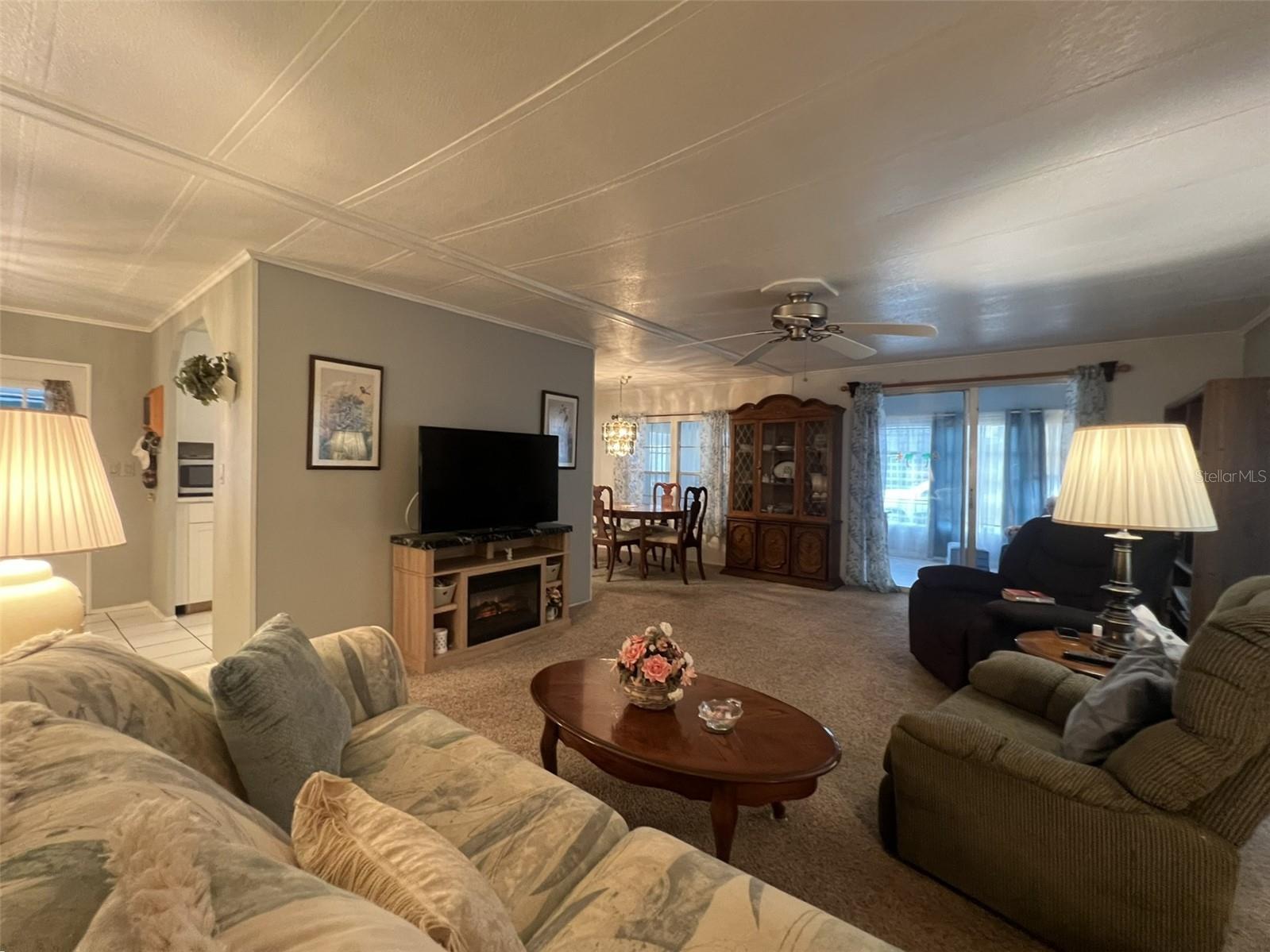 FLORAL LAKES - Residential