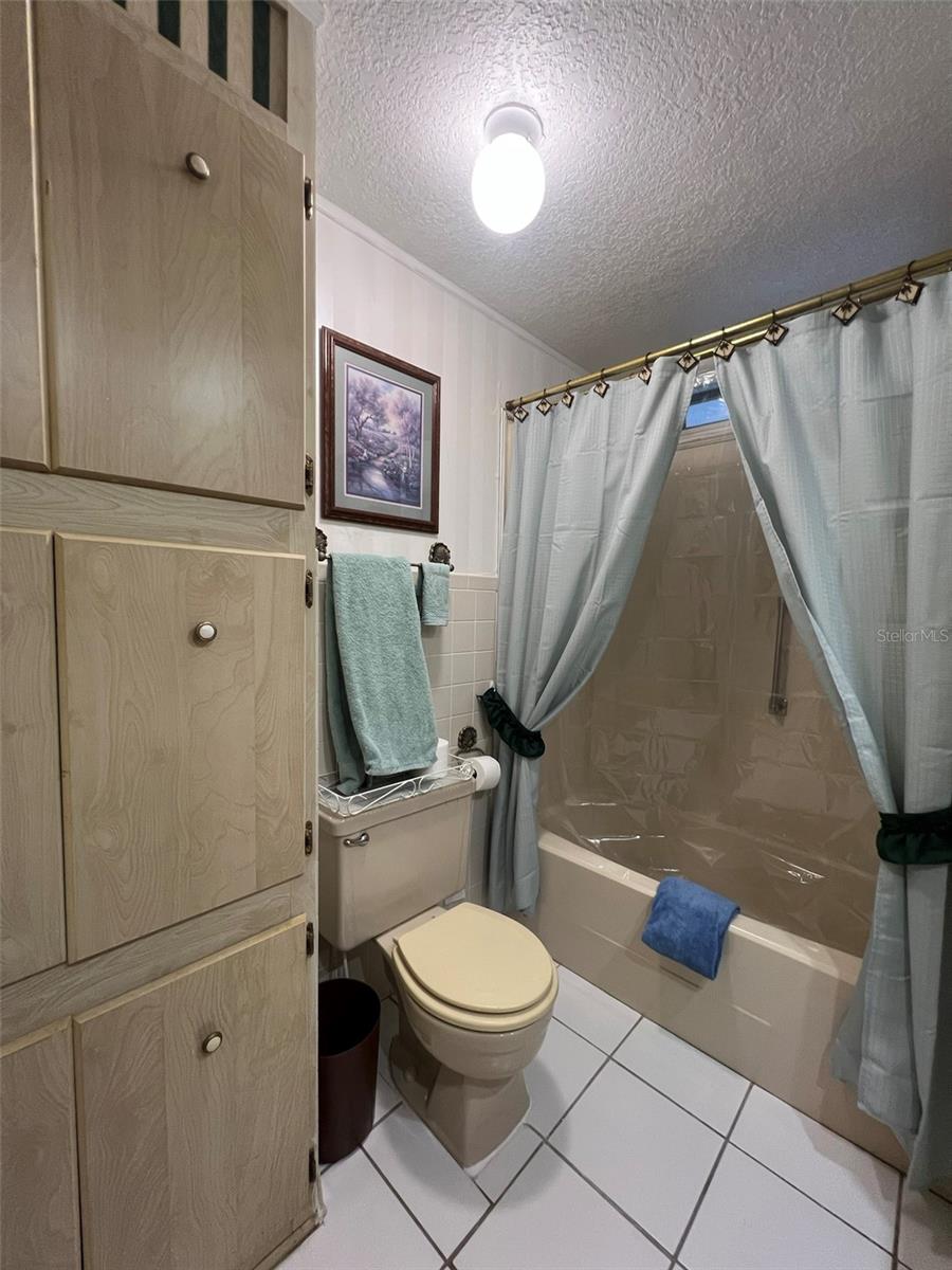 FLORAL LAKES - Residential