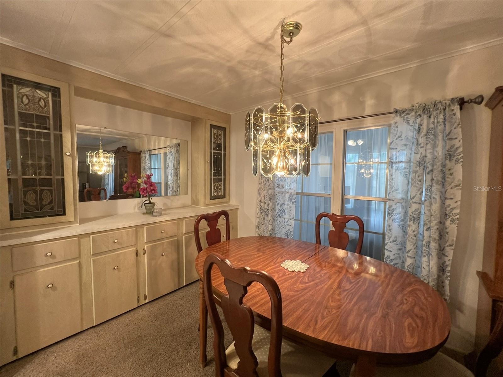 FLORAL LAKES - Residential