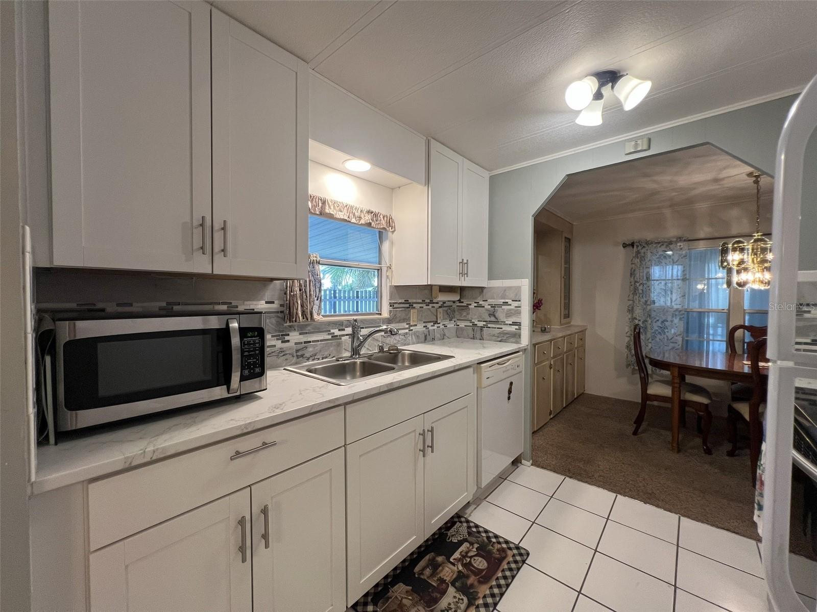 FLORAL LAKES - Residential