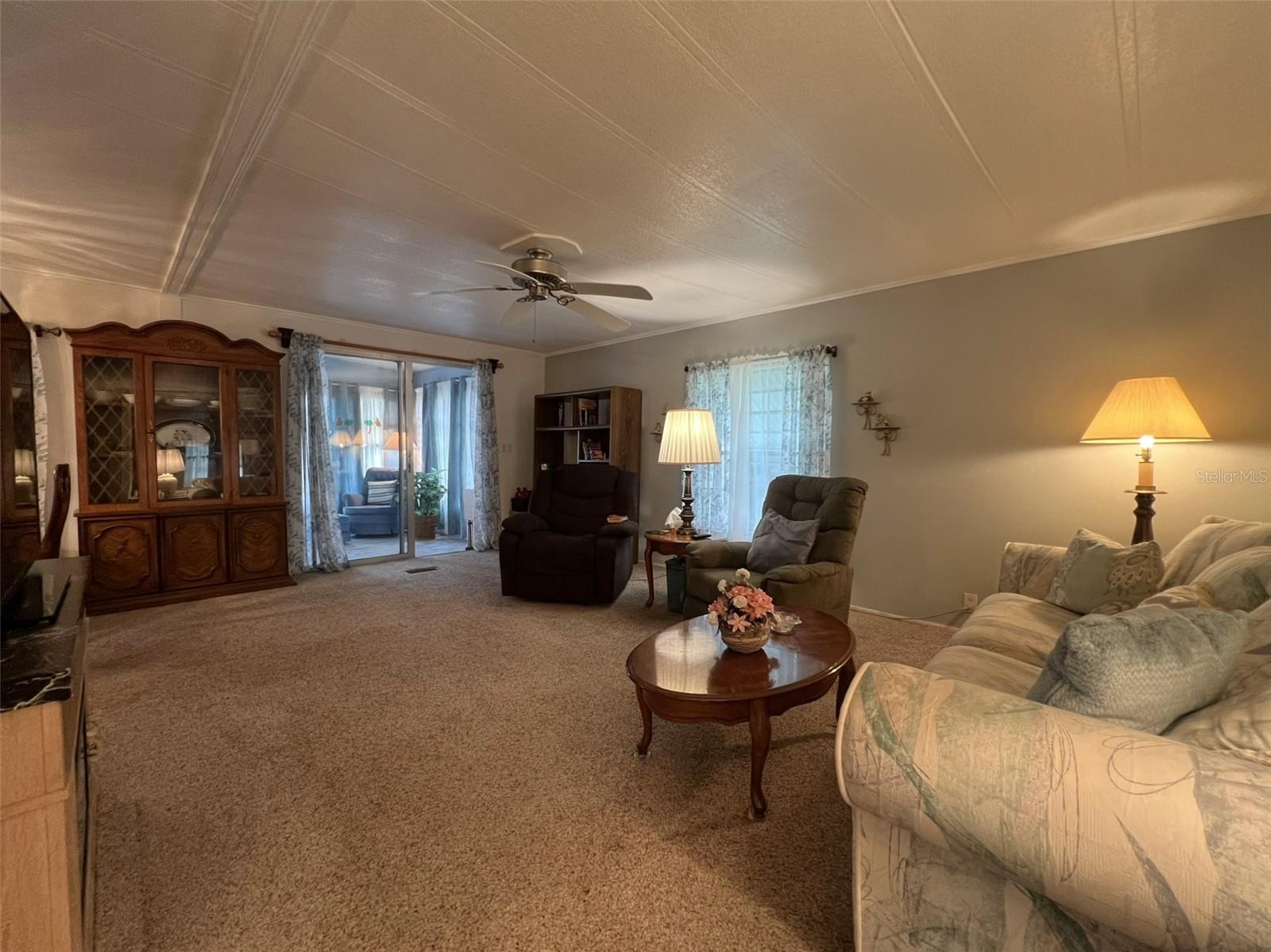 FLORAL LAKES - Residential