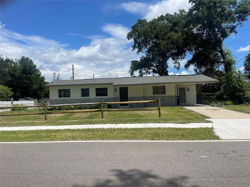 Photo of 611 Orange Avenue, Longwood, FL 32750 (MLS # O6417043)