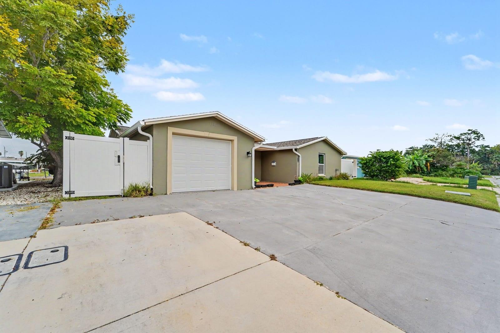 4865 SHELL STREAM BOULEVARD