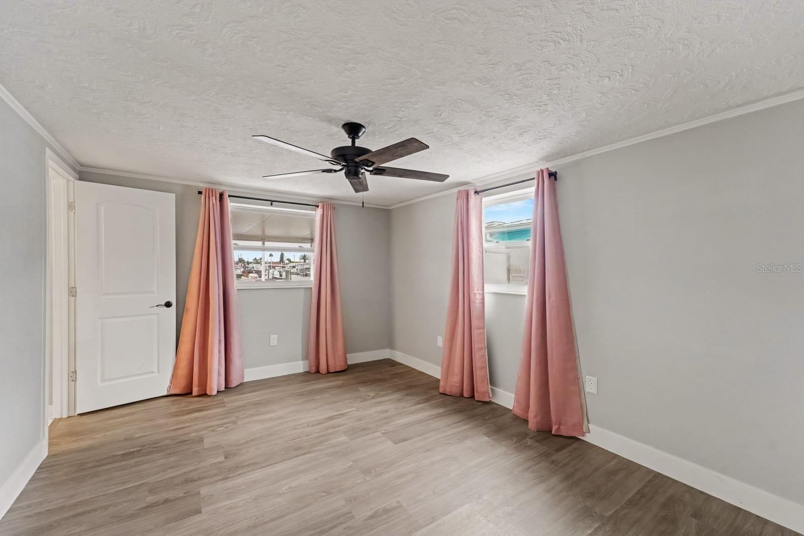4865 SHELL STREAM BOULEVARD