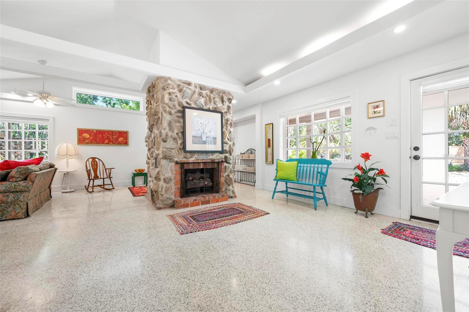 528 45TH STREET