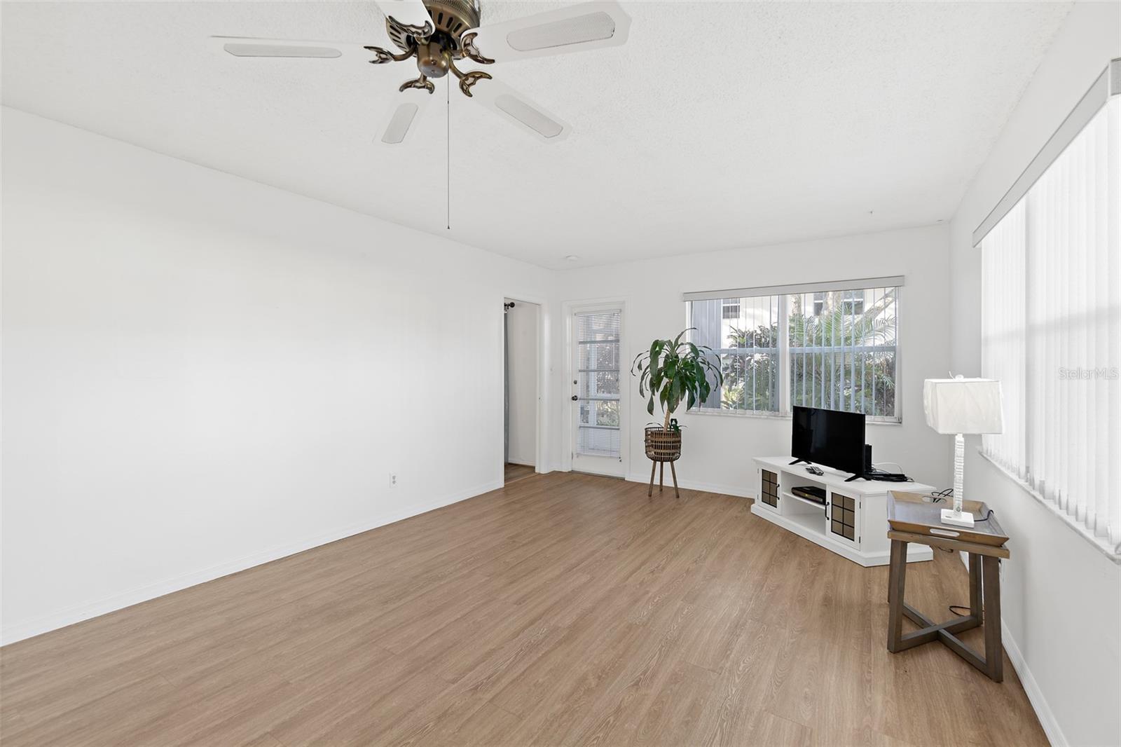 CAPE SHORES APT BLDG 9 - Residential