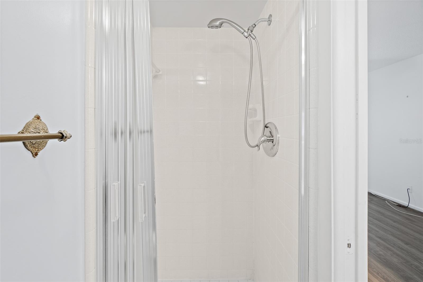 CAPE SHORES APT BLDG 9 - Residential