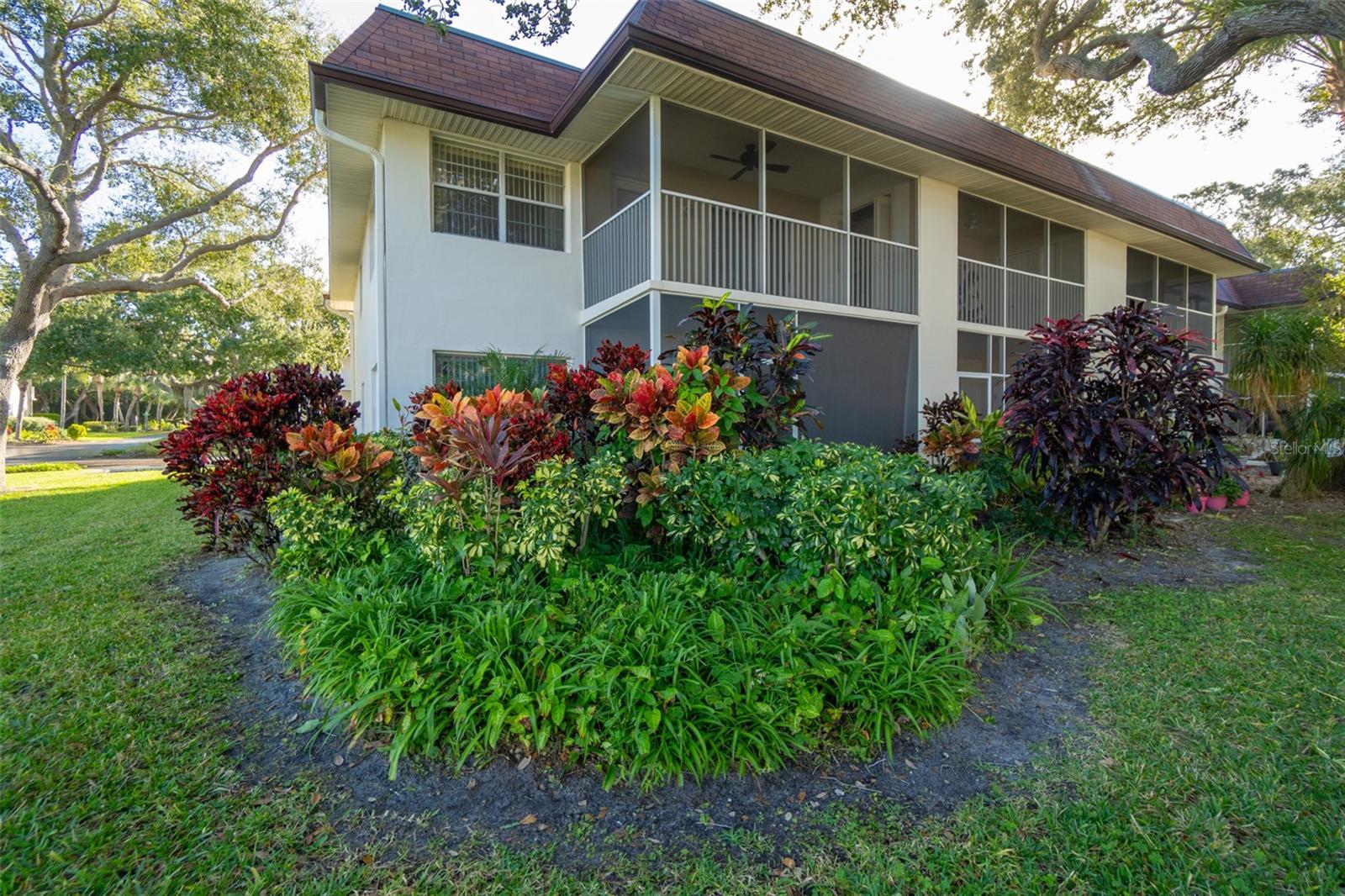 CAPE SHORES APT BLDG 9 - Residential