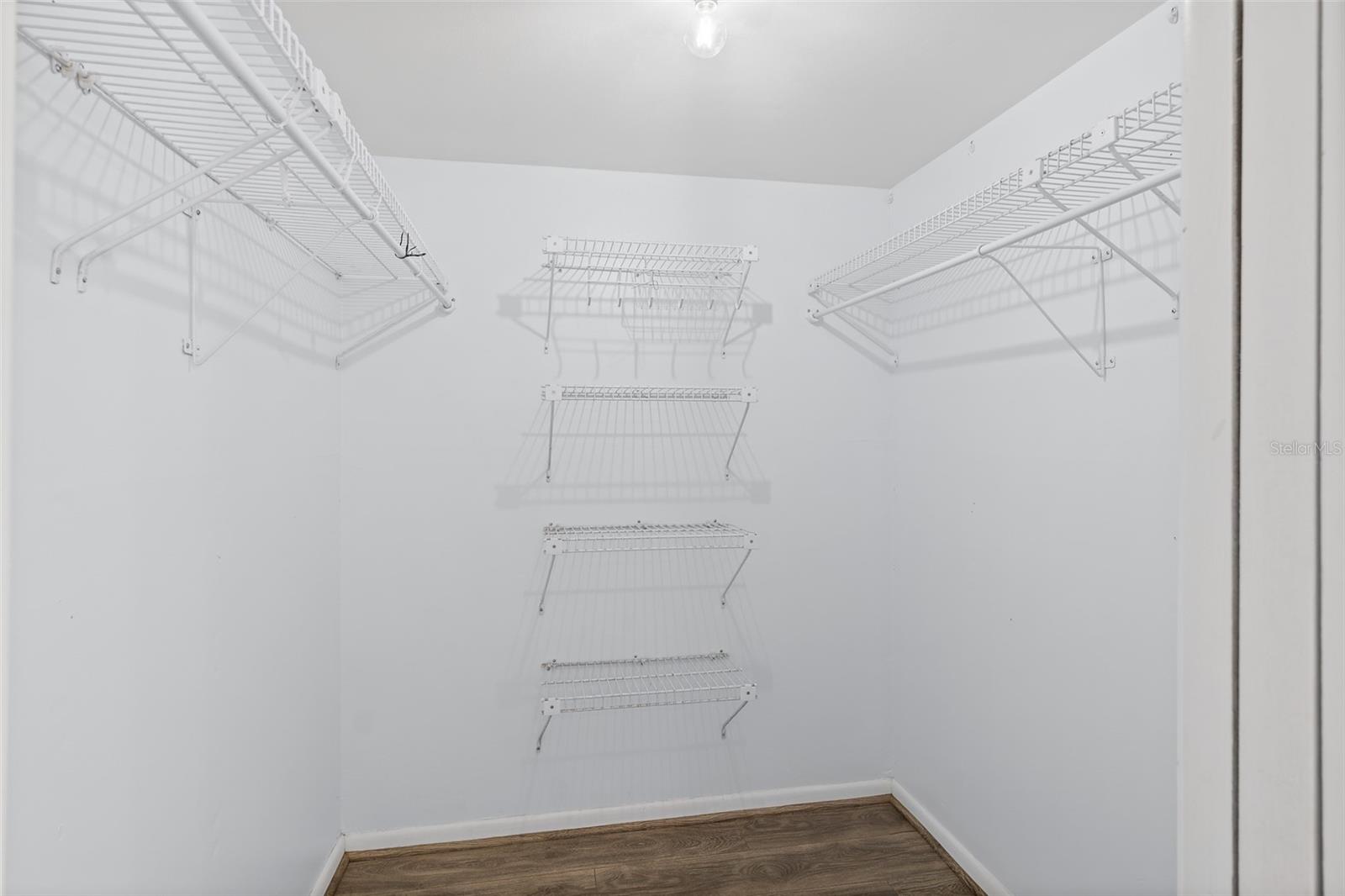 CAPE SHORES APT BLDG 9 - Residential