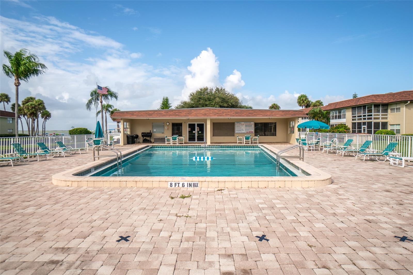 CAPE SHORES APT BLDG 9 - Residential