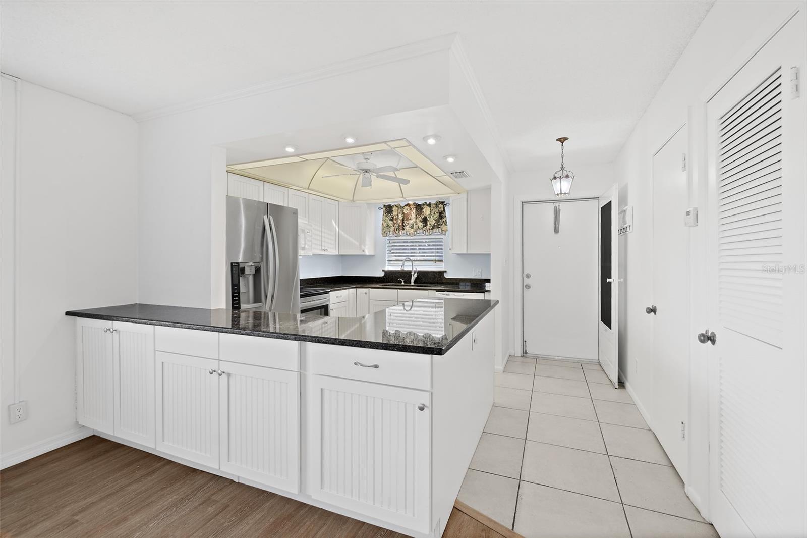 CAPE SHORES APT BLDG 9 - Residential