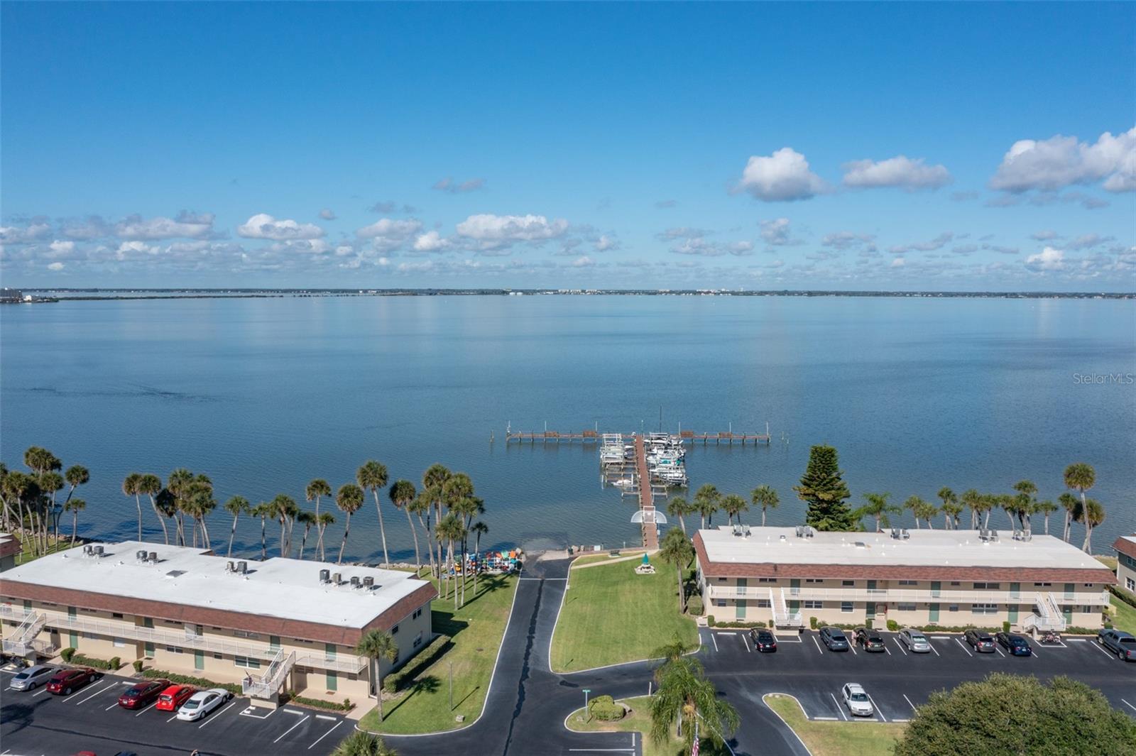 CAPE SHORES APT BLDG 9 - Residential