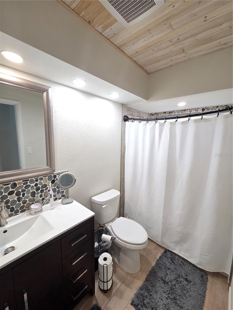 LEISURE ACRES - Residential