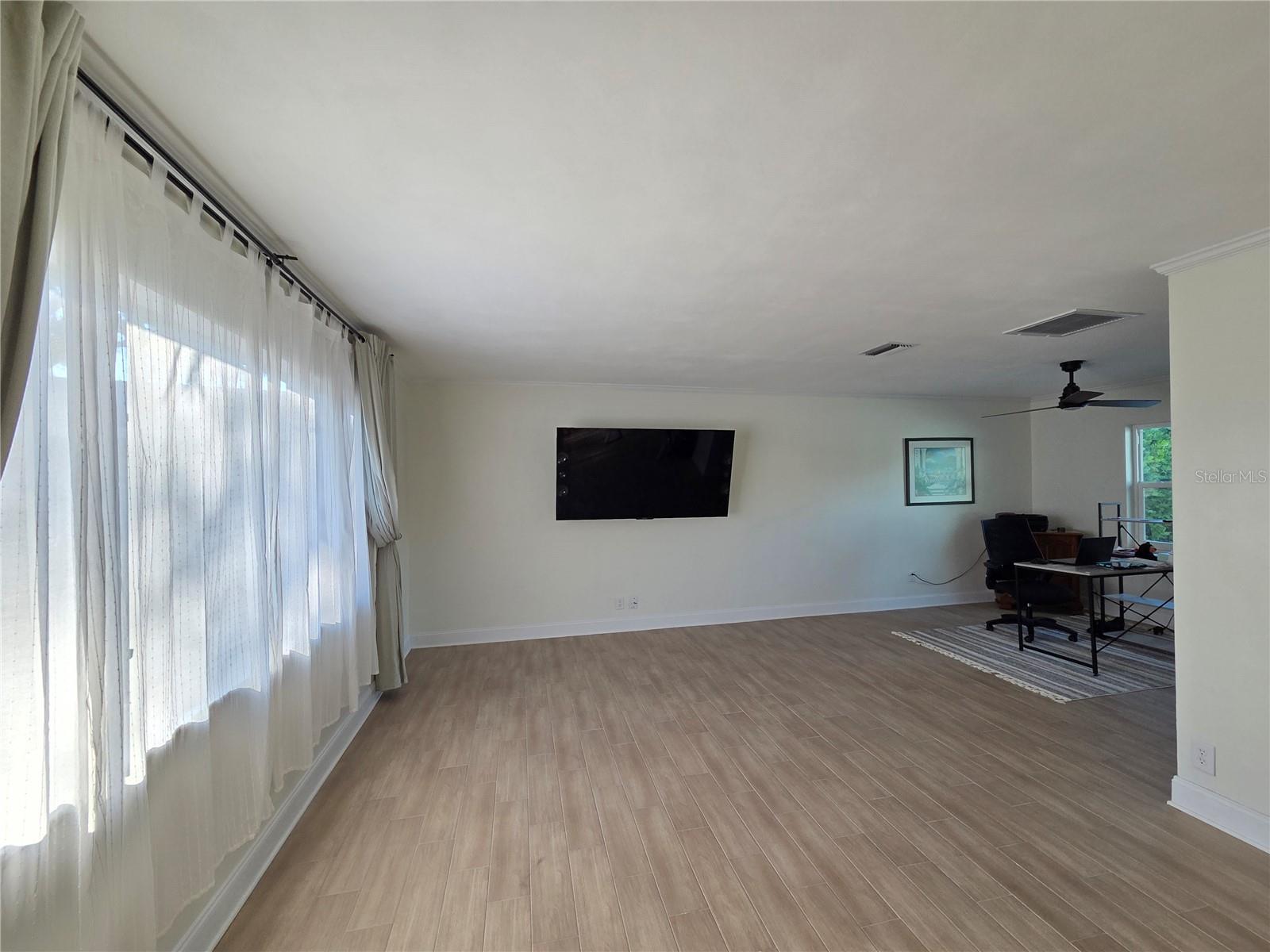 LEISURE ACRES - Residential