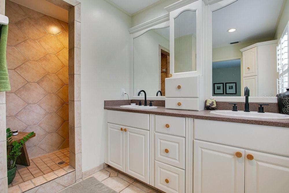 CONWAY GARDENS - Residential