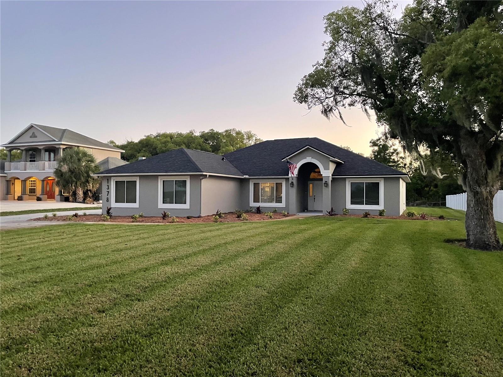 EAST LAKE SHORES - Residential