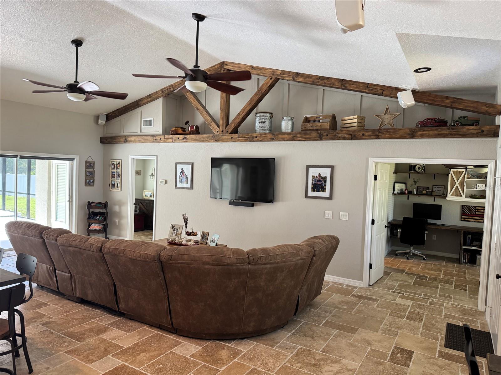 EAST LAKE SHORES - Residential