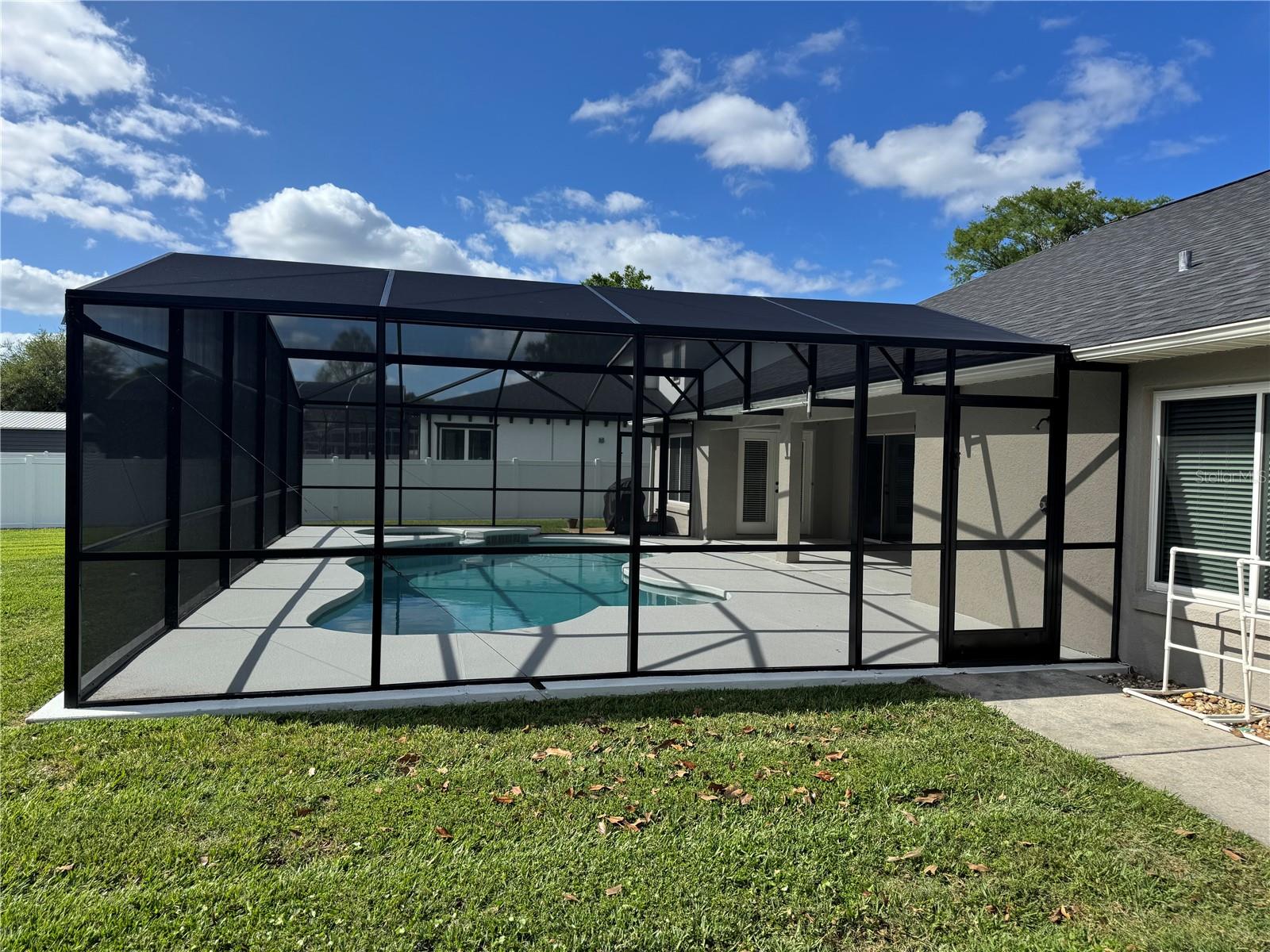 EAST LAKE SHORES - Residential