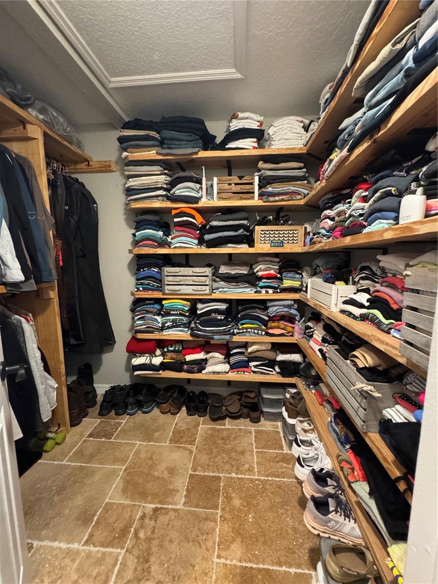 EAST LAKE SHORES - Residential