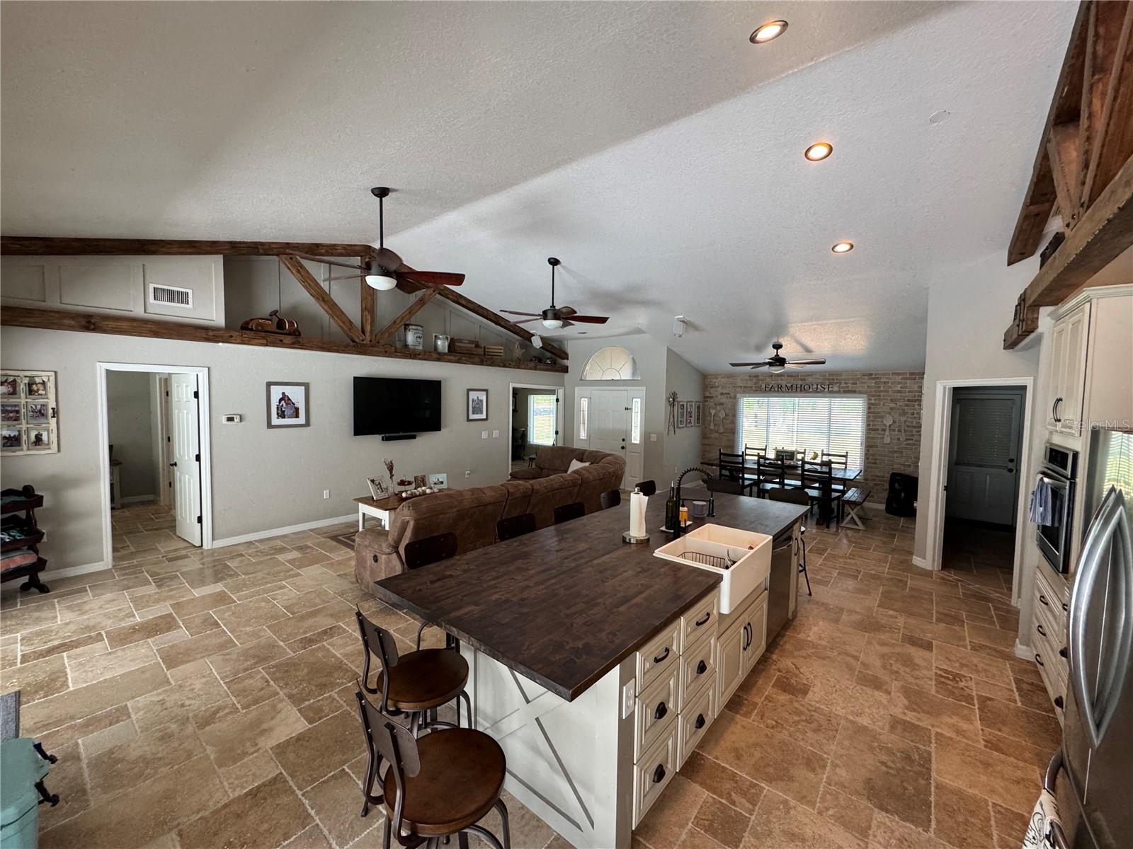 EAST LAKE SHORES - Residential