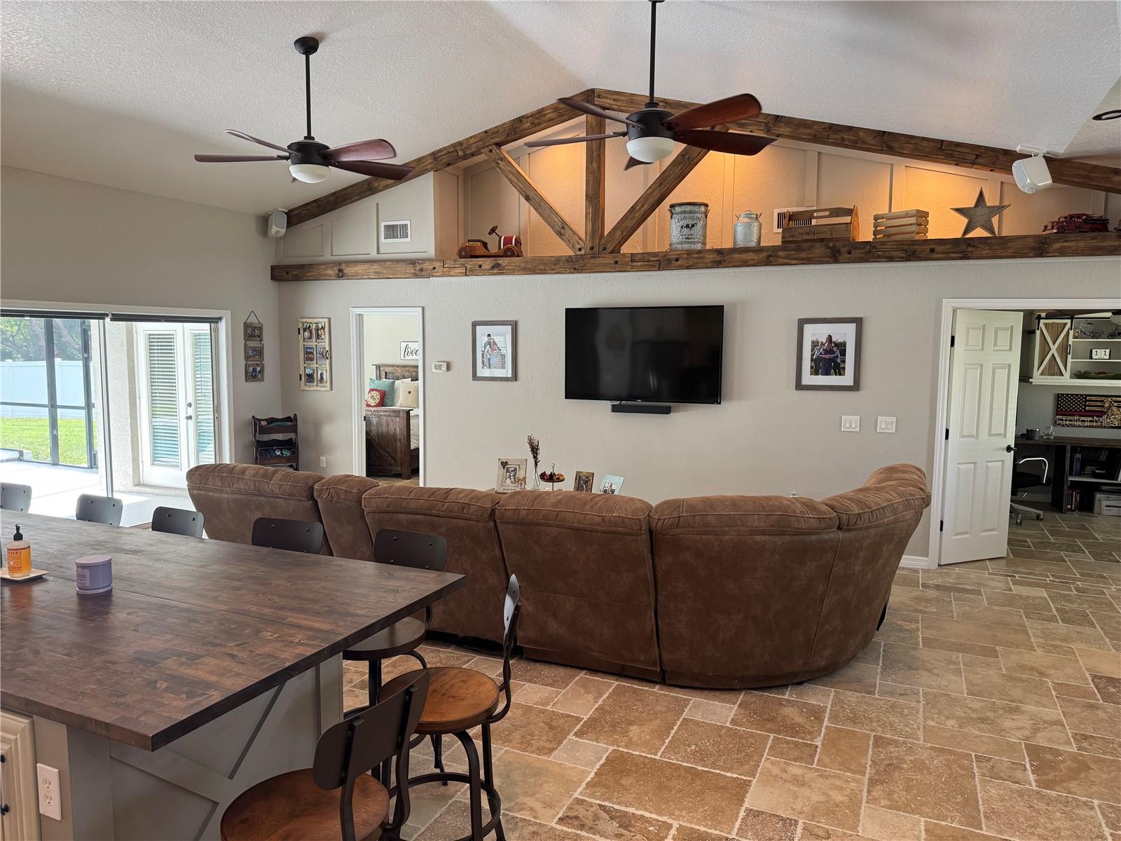 EAST LAKE SHORES - Residential