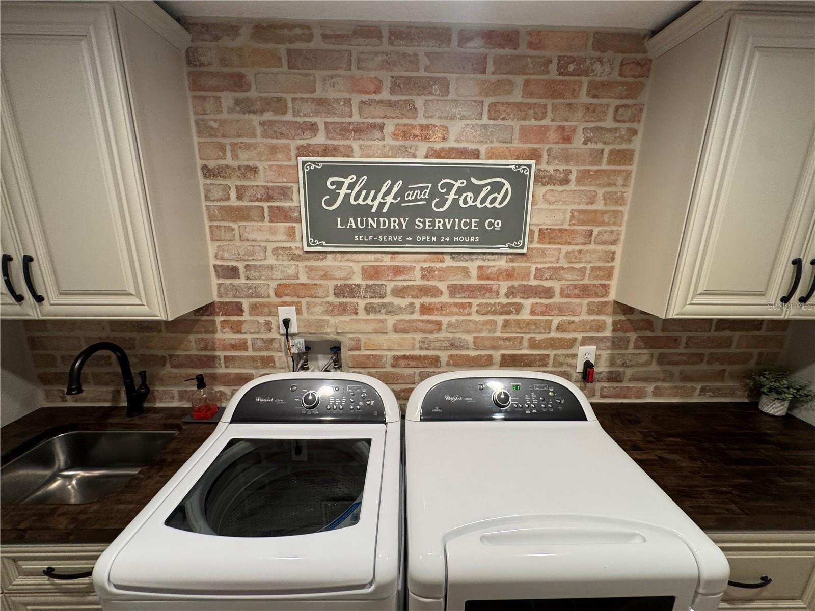 EAST LAKE SHORES - Residential