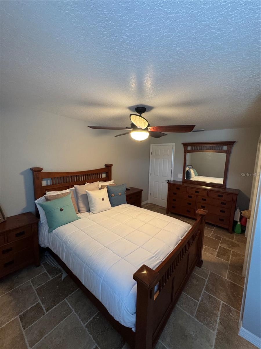 EAST LAKE SHORES - Residential