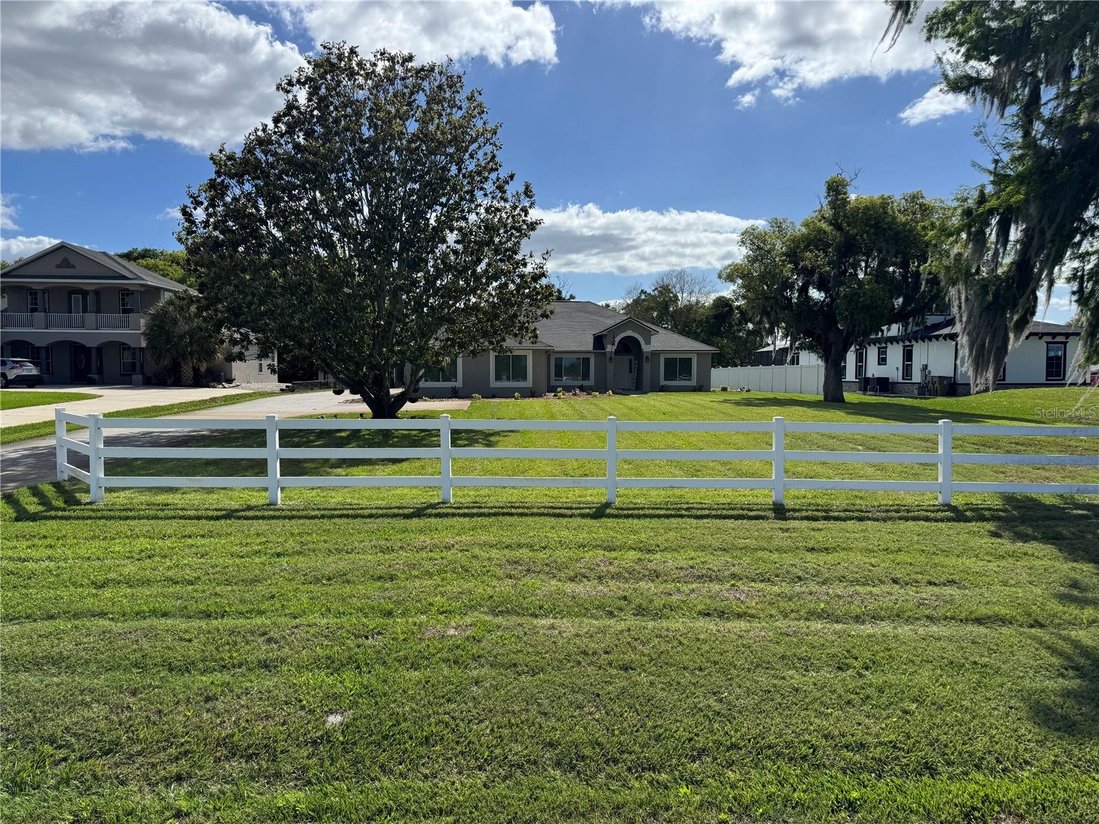 EAST LAKE SHORES - Residential