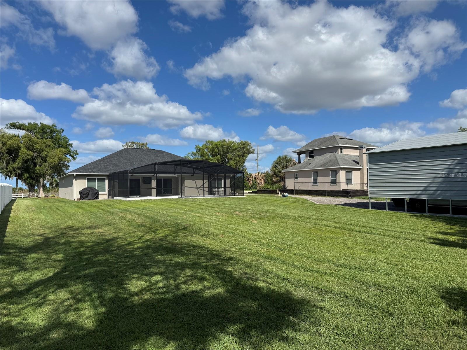 EAST LAKE SHORES - Residential