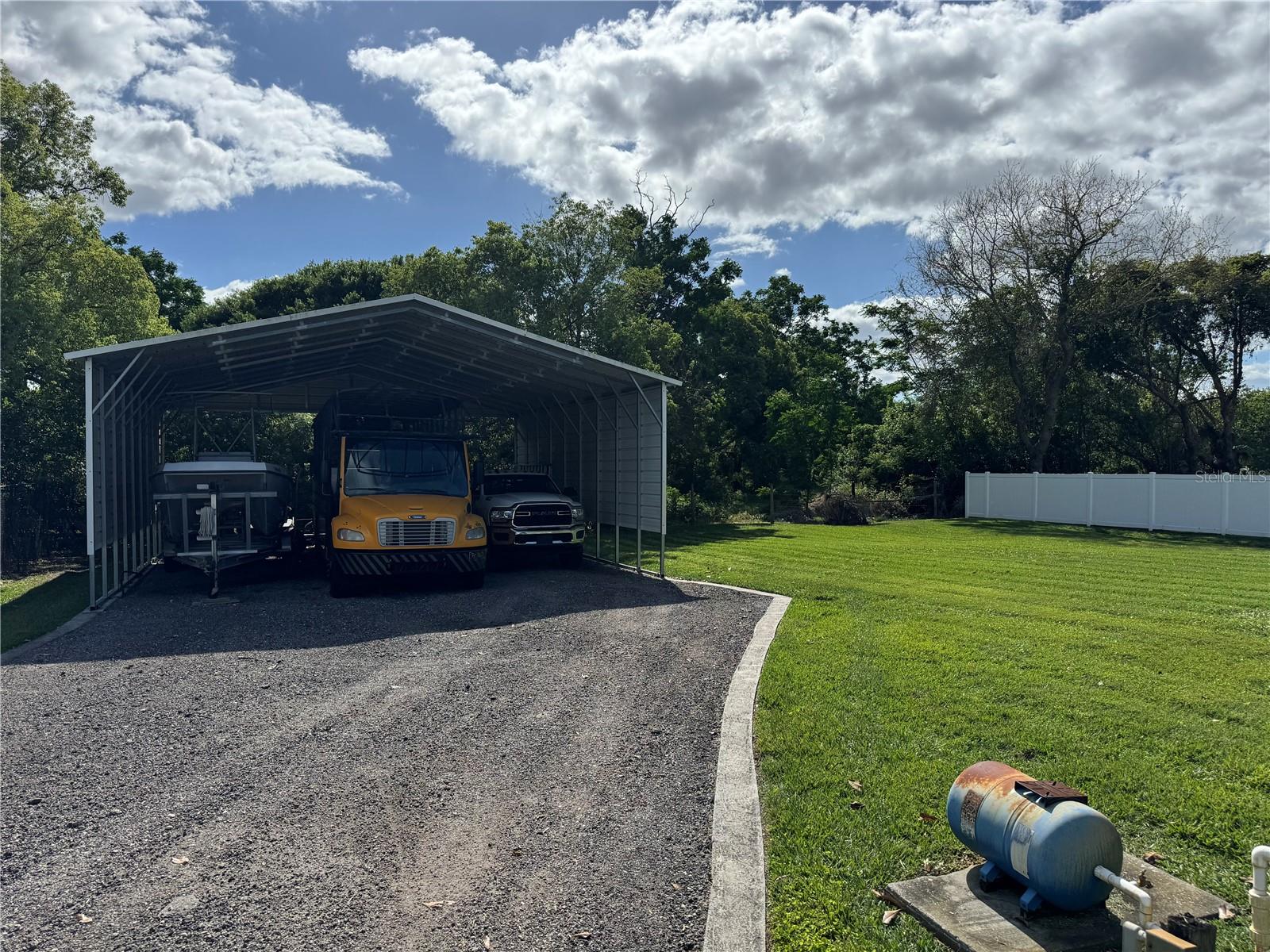 EAST LAKE SHORES - Residential