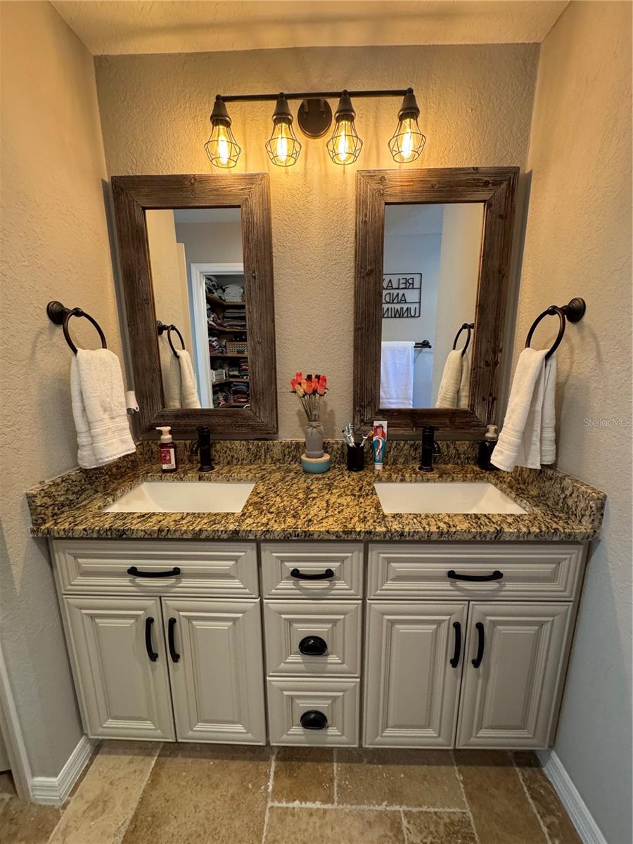 EAST LAKE SHORES - Residential