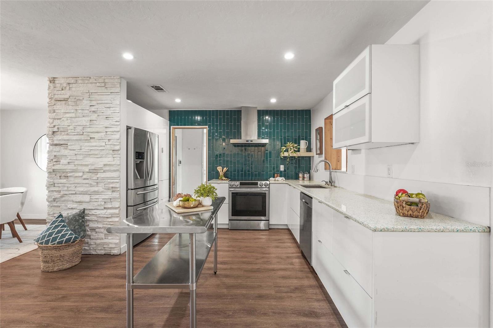 2553 BRITANNIA ROAD