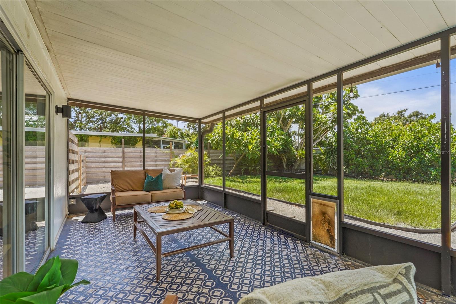 2553 BRITANNIA ROAD