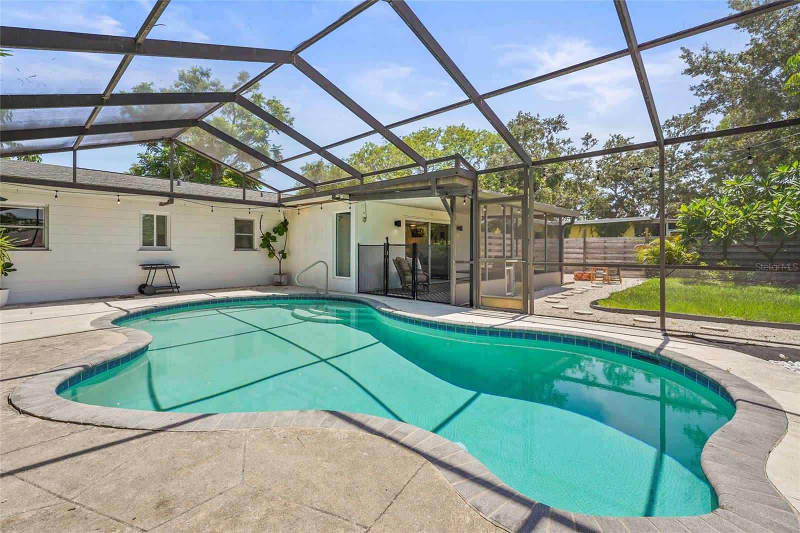 2553 BRITANNIA ROAD